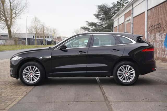 Jaguar F-Pace (2017) thumbnail 5