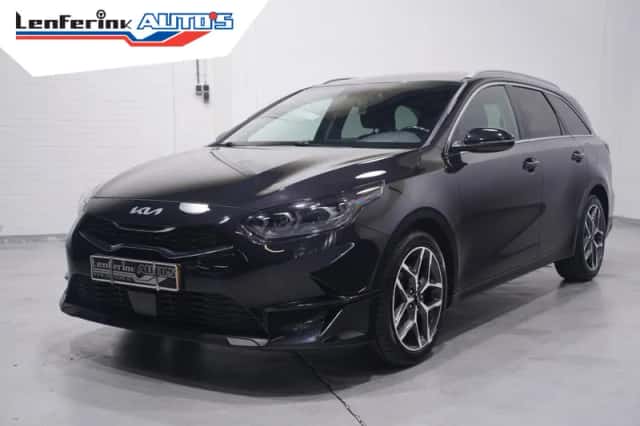 Kia Ceed (2022) thumbnail 2