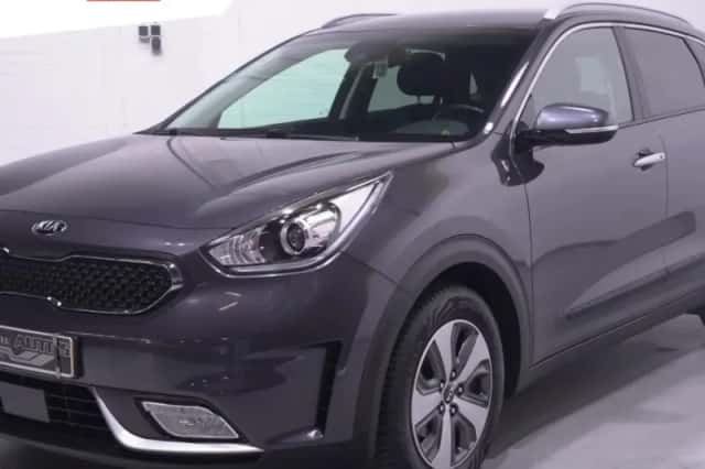 Kia Niro (2018) thumbnail 1