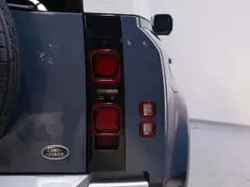 Land Rover Defender (2021) thumbnail 11
