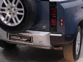 Land Rover Defender (2021) thumbnail 16