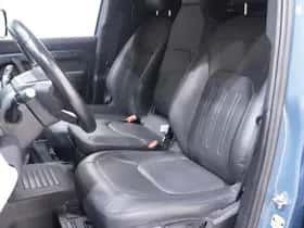 Land Rover Defender (2021) thumbnail 20