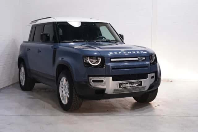 Land Rover Defender (2021) thumbnail 3