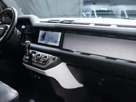 Land Rover Defender (2021) thumbnail 24