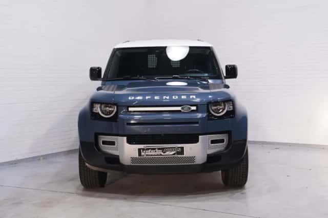 Land Rover Defender (2021) thumbnail 6