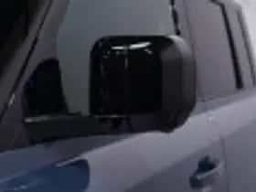 Land Rover Defender (2021) thumbnail 58