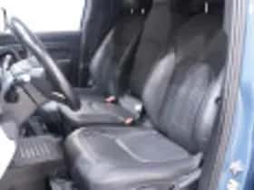 Land Rover Defender (2021) thumbnail 60