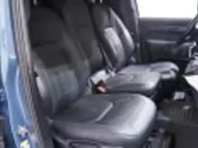 Land Rover Defender (2021) thumbnail 61