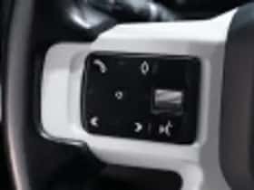 Land Rover Defender (2021) thumbnail 75