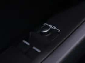 Land Rover Defender (2021) thumbnail 79