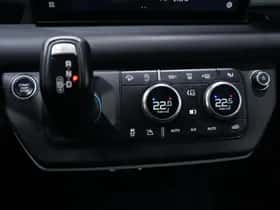 Land Rover Defender (2021) thumbnail 27