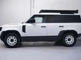 Land Rover Defender (2021) thumbnail 8