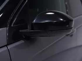 Land Rover Discovery Sport (2016) thumbnail 21