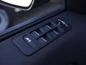 Land Rover Discovery Sport (2016) thumbnail 44