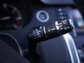 Land Rover Discovery Sport (2016) thumbnail 88