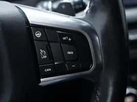 Land Rover Discovery Sport (2017) thumbnail 21
