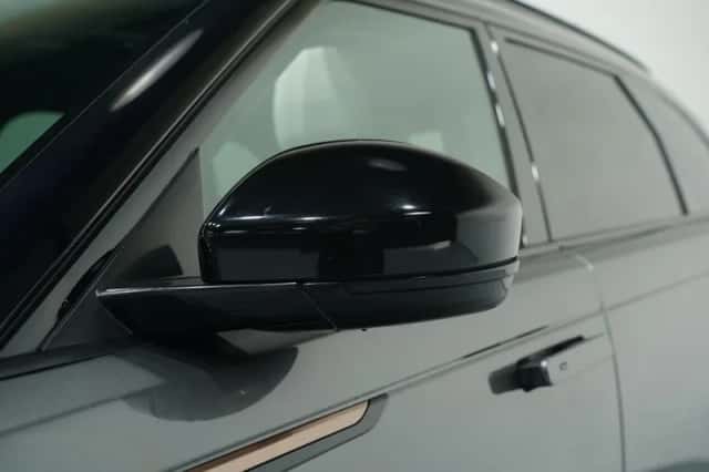 Range Rover Velar (2018) thumbnail 11