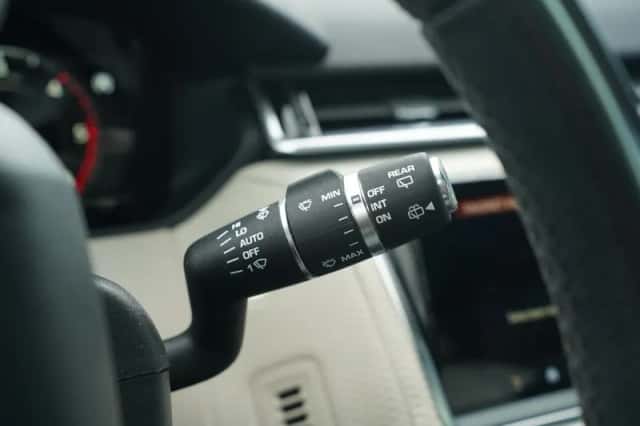 Range Rover Velar (2018) thumbnail 177