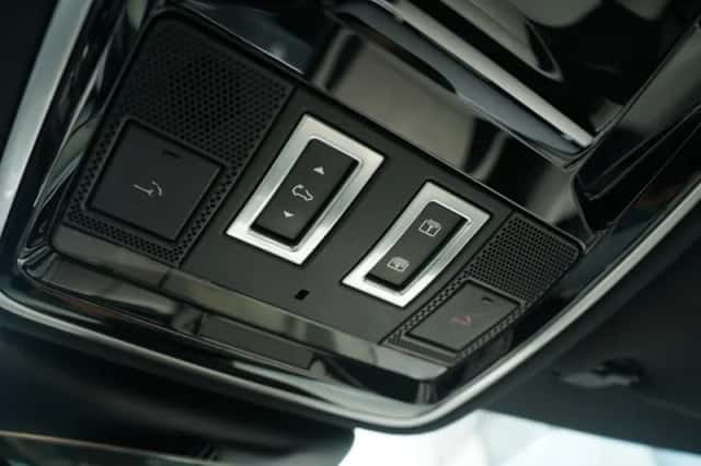 Range Rover Velar (2018) thumbnail 52
