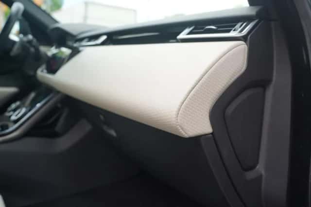 Range Rover Velar (2018) thumbnail 62