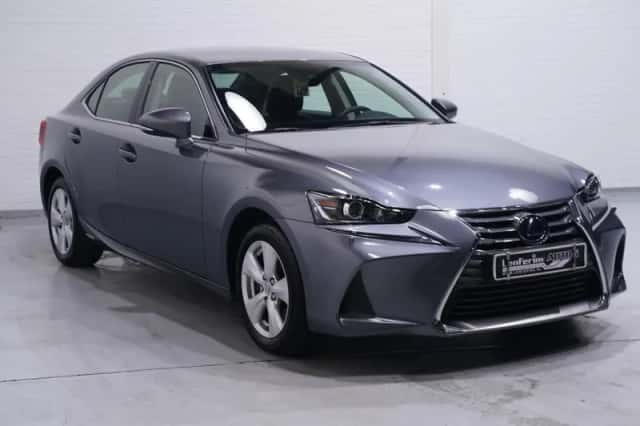 Lexus IS (2020) thumbnail 4