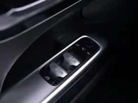 Mercedes-Benz C-Klasse (2023) thumbnail 153