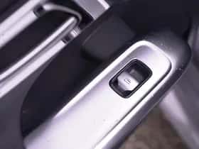 Mercedes-Benz C-Klasse (2023) thumbnail 176