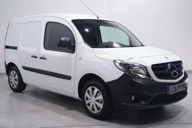 Mercedes-Benz Citan (2018) thumbnail 2