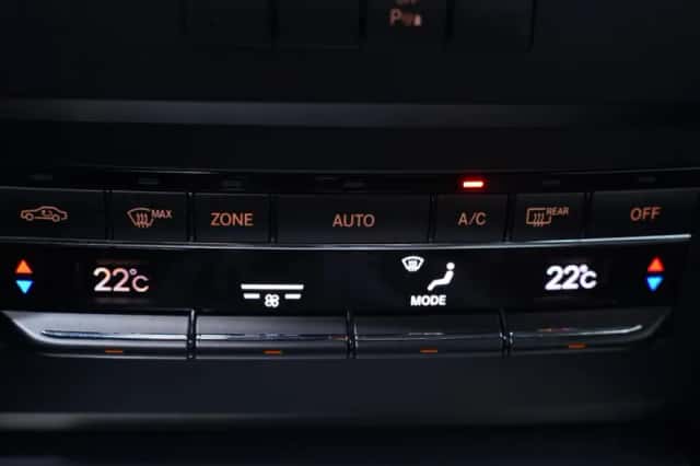Mercedes-Benz E-Klasse (2012) thumbnail 124