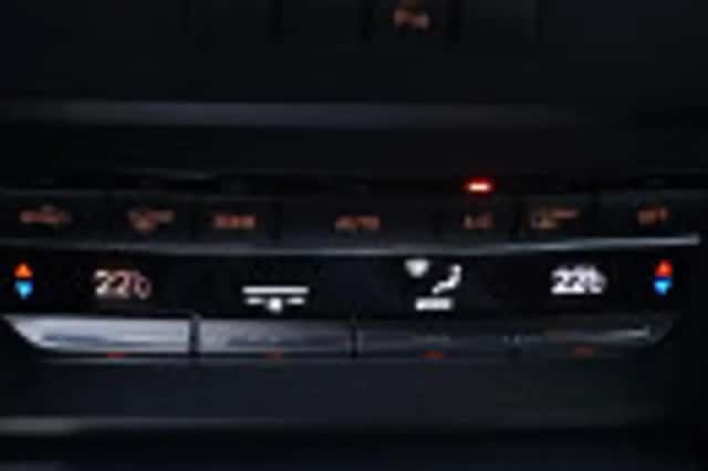 Mercedes-Benz E-Klasse (2012) thumbnail 77