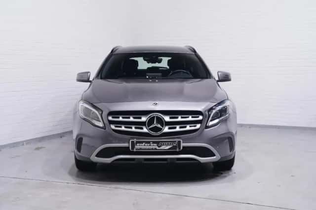Mercedes-Benz GLA (2019) thumbnail 2