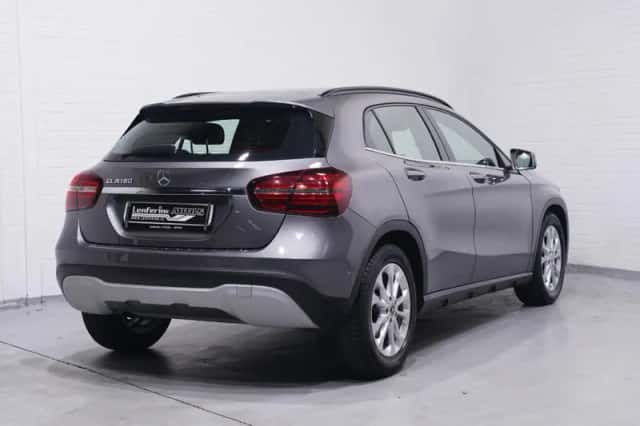 Mercedes-Benz GLA (2019) thumbnail 5