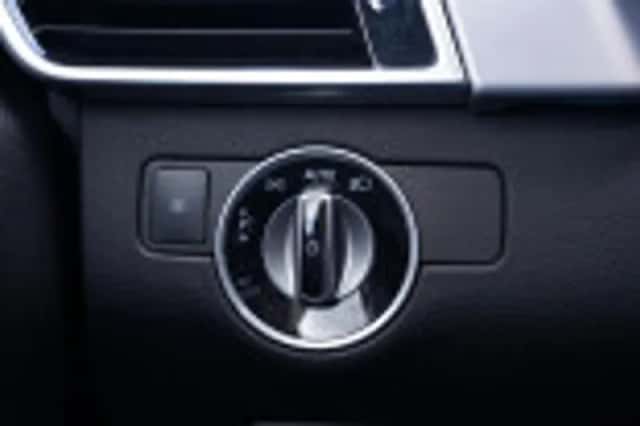 Mercedes-Benz GLE (2017) thumbnail 134