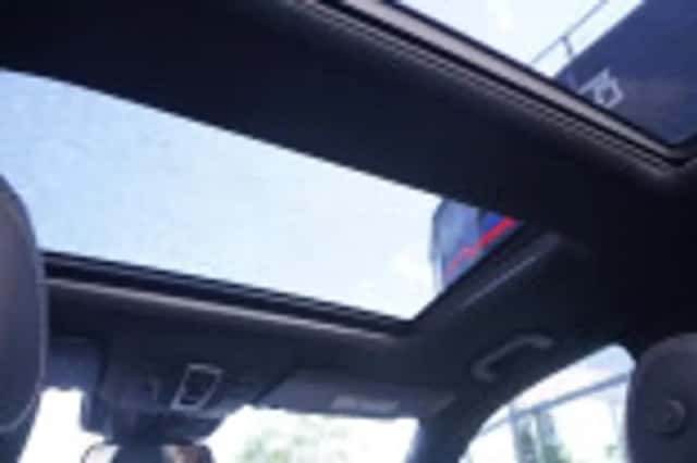 Mercedes-Benz GLE (2017) thumbnail 140