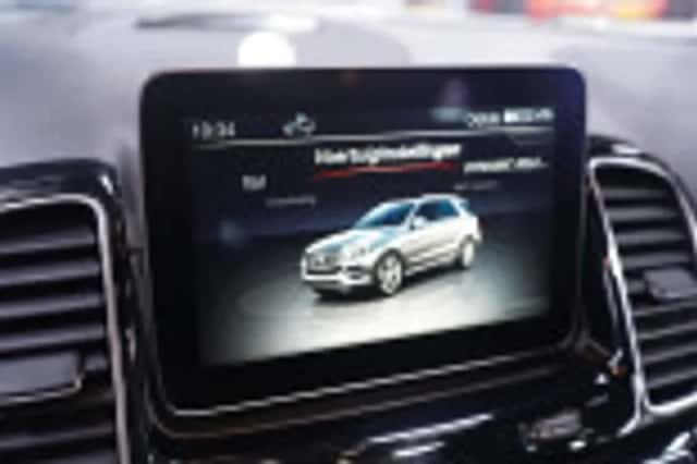 Mercedes-Benz GLE (2017) thumbnail 161
