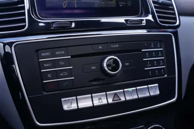 Mercedes-Benz GLE (2017) thumbnail 204