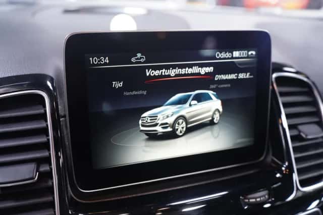 Mercedes-Benz GLE (2017) thumbnail 242