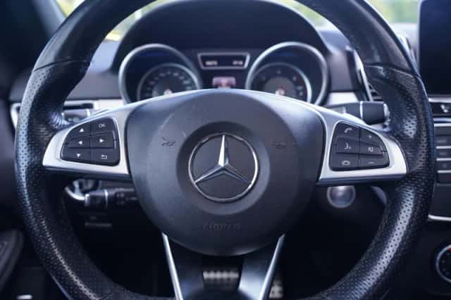 Mercedes-Benz GLE (2017) thumbnail 36