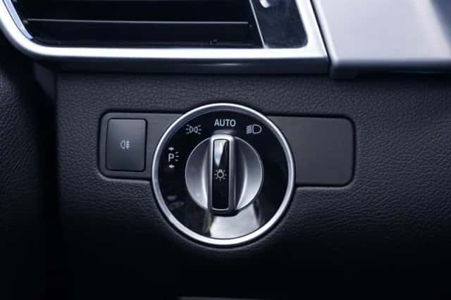 Mercedes-Benz GLE (2017) thumbnail 53