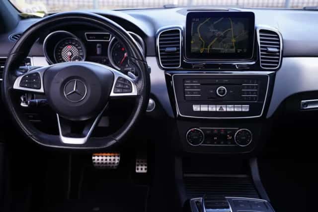 Mercedes-Benz GLE (2017) thumbnail 60