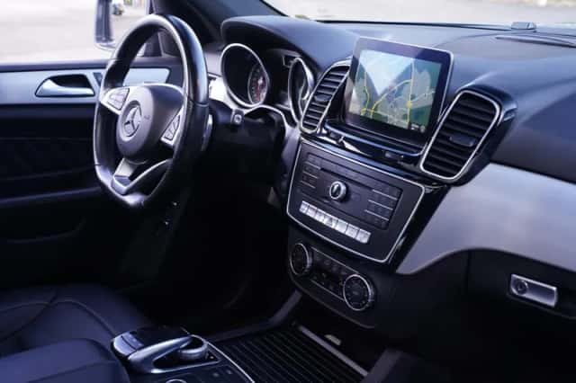 Mercedes-Benz GLE (2017) thumbnail 69