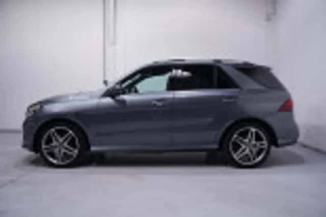 Mercedes-Benz GLE (2017) thumbnail 86