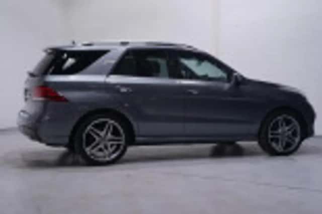 Mercedes-Benz GLE (2017) thumbnail 88