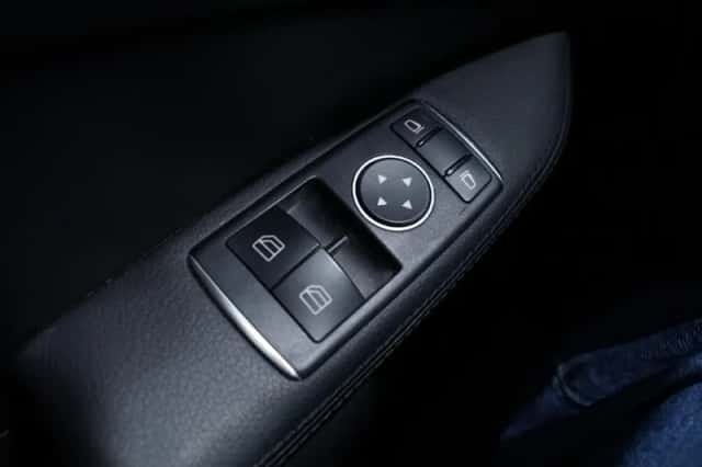 Mercedes-Benz SLK-Klasse (2011) thumbnail 32
