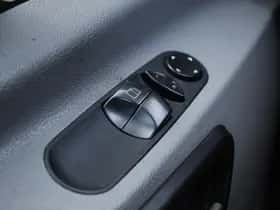 Mercedes-Benz Sprinter (2012) thumbnail 85