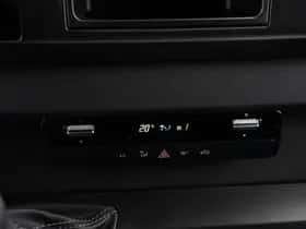 Mercedes-Benz Sprinter (2024) thumbnail 103
