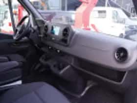 Mercedes-Benz Sprinter (2023) thumbnail 73