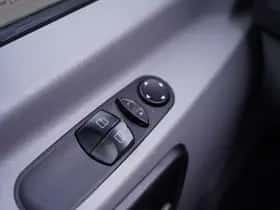 Mercedes-Benz Sprinter (2017) thumbnail 40