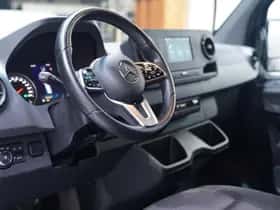 Mercedes-Benz Sprinter (2024) thumbnail 101