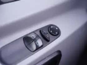 Mercedes-Benz Sprinter (2016) thumbnail 72
